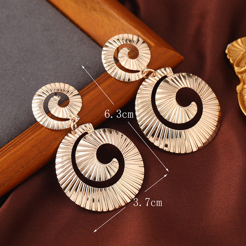 Retro Gold Asymmetric Design Geometric Earrings