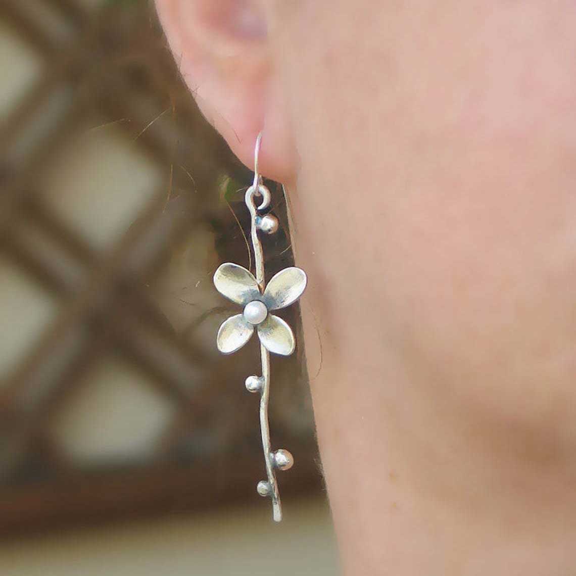 Pearl Design Silver Floral Alloy Earrings