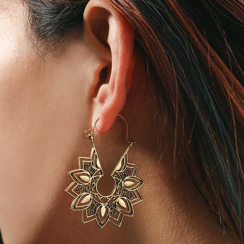 Hollow Golden Floral Design Retro Earrings