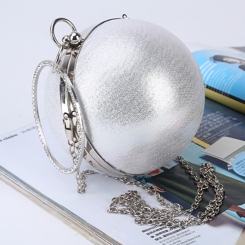 Pearl Design Silvery White Clasp Hand Bag