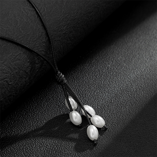 Silver Polyresin Detail Oval Design Necklace