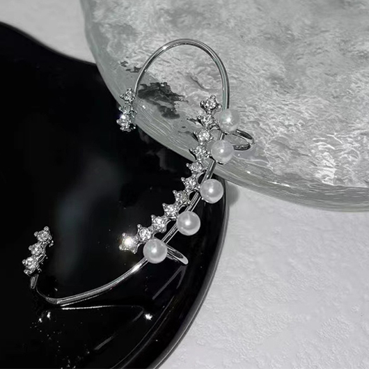Rhinestone Detail Silver Pearl Design Earrings