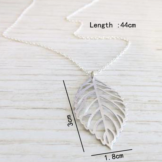 Silver Alloy Detail Leaf Design Necklace