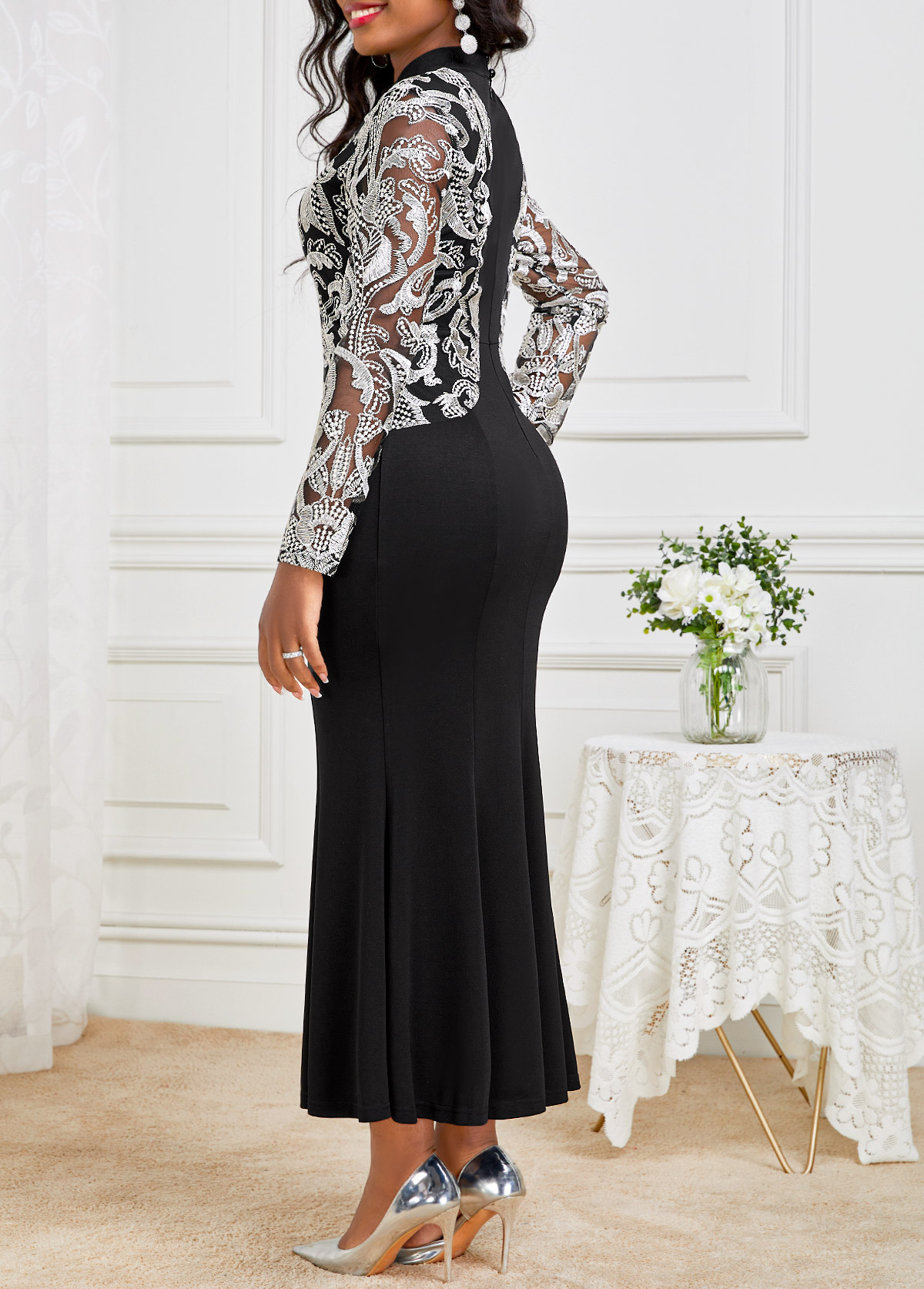 Lace Black Long Sleeve Round Neck Dress