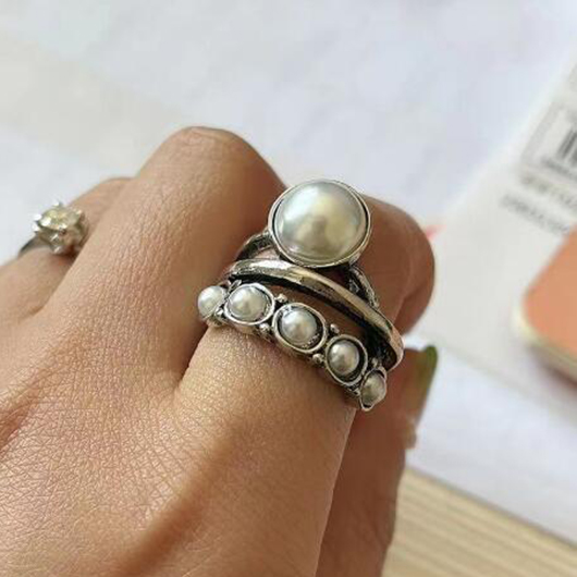 Alloy Detail Silvery White Round Ring