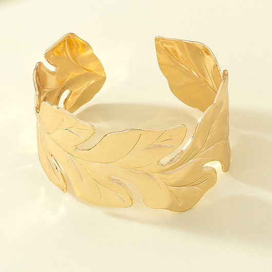 Golden Alloy Texture Leaf Design Bangle