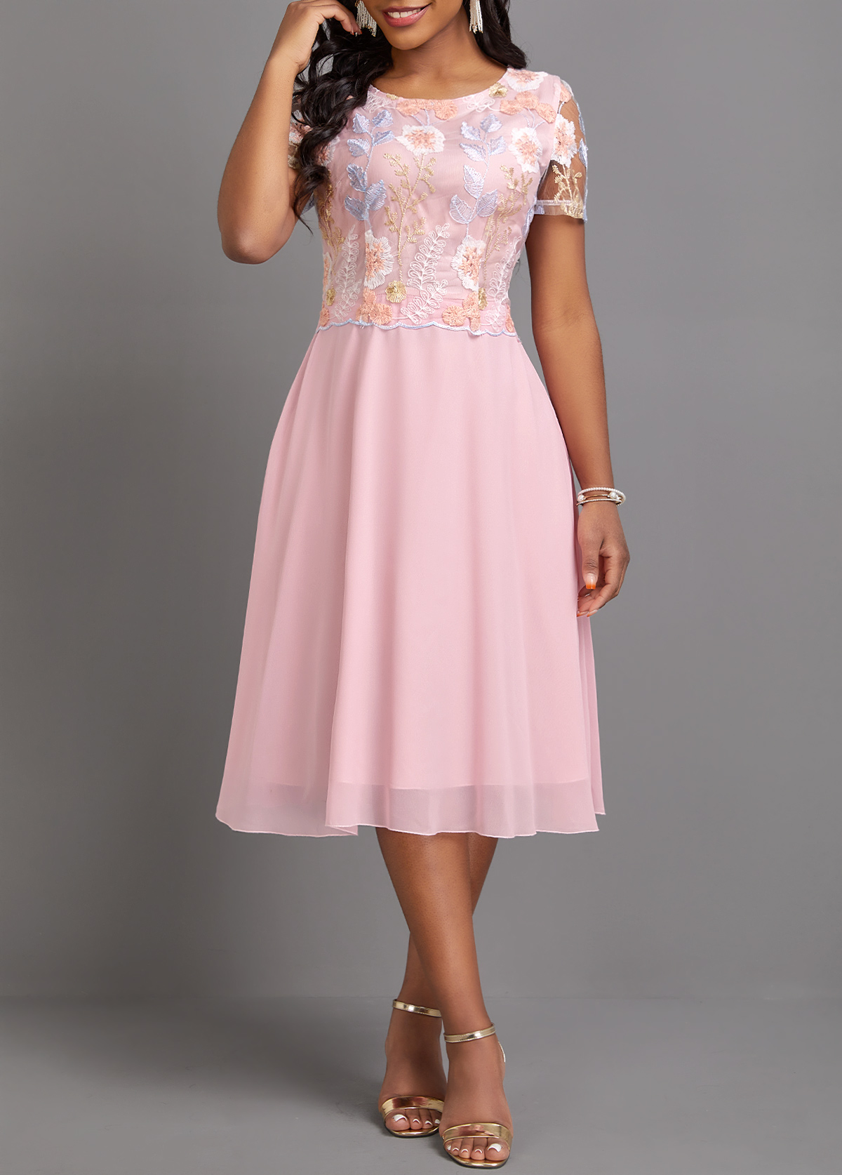 Embroidery Light Pink Short Sleeve Round Neck Dress