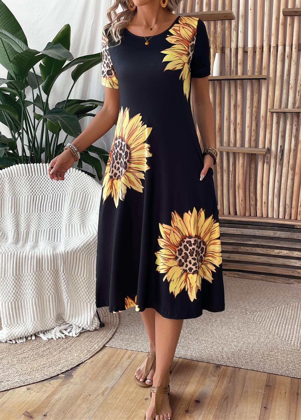 Sunflower Print Pocket Black Short Sleeve Round Neck Dress