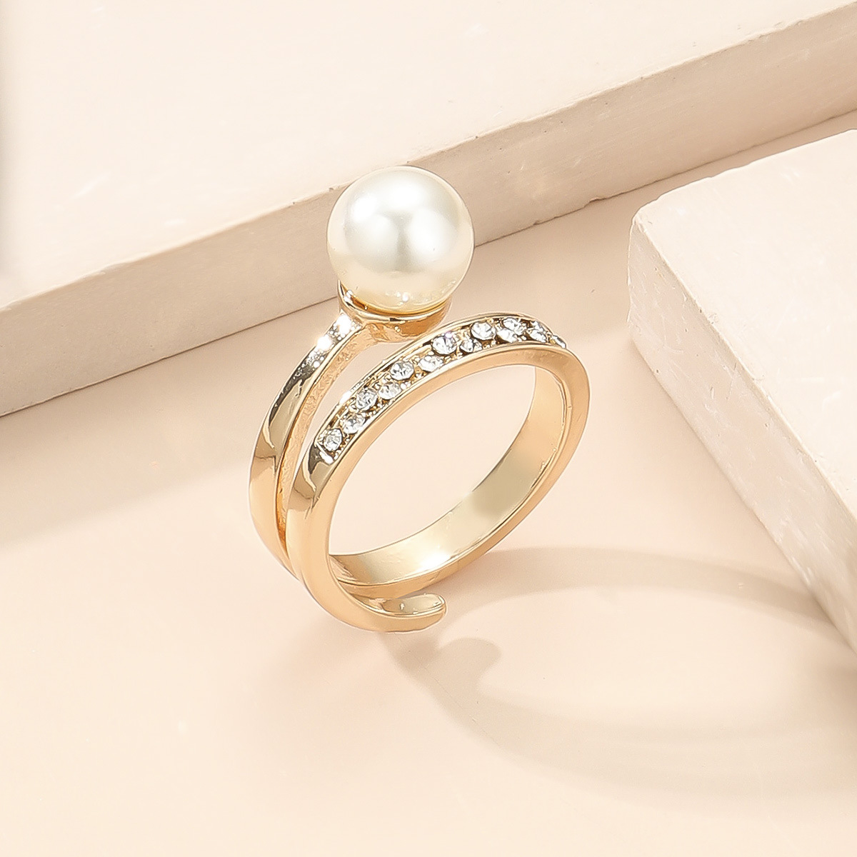 Gold Diamond Alloy Geometric Pearl Ring