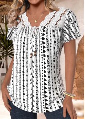Geometric Print Scalloped Hem White Short Sleeve T Shirt