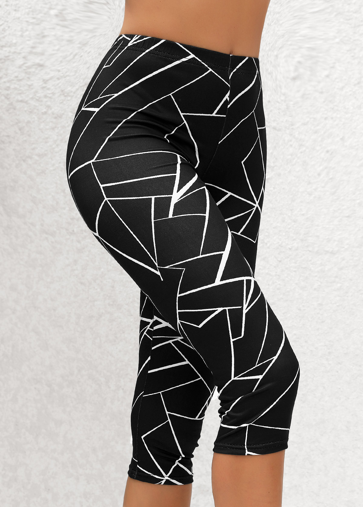 Geometric Print Black Elastic Waist High Waisted Capri Leggings