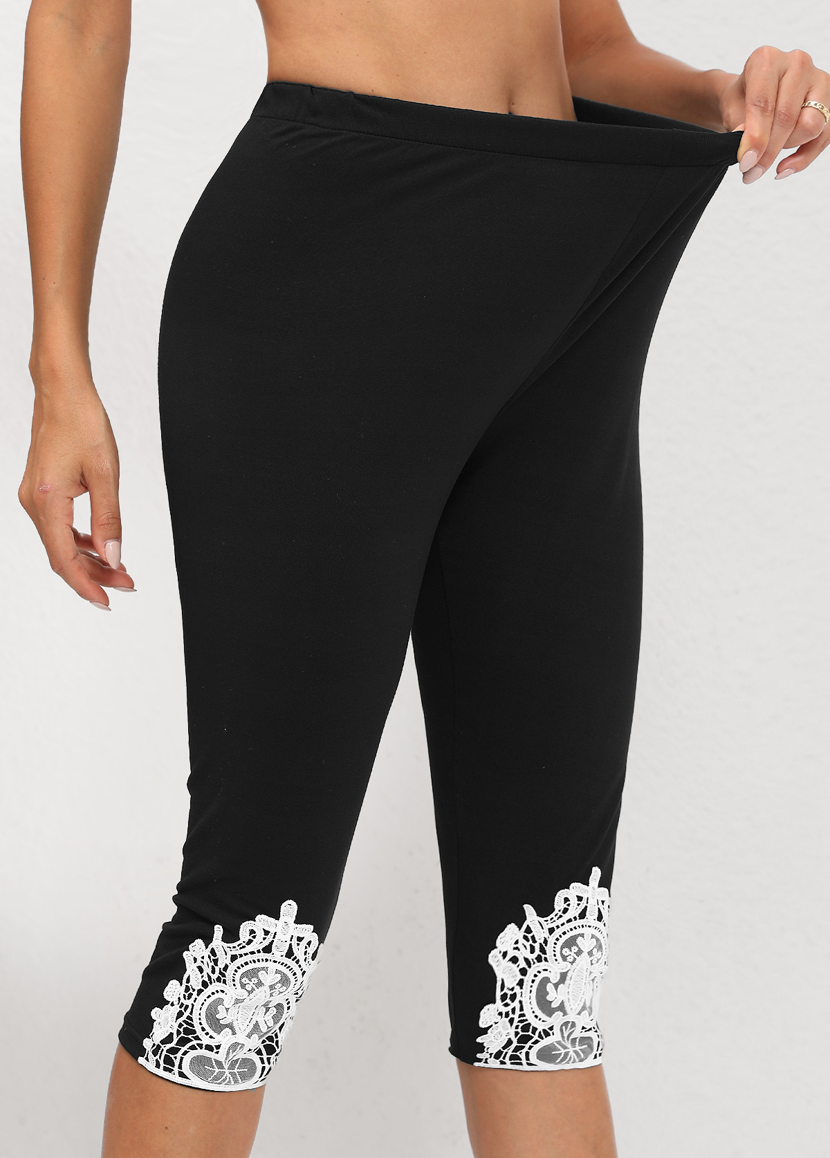 Tribal Print Black Elastic Waist High Waisted Capri Leggings
