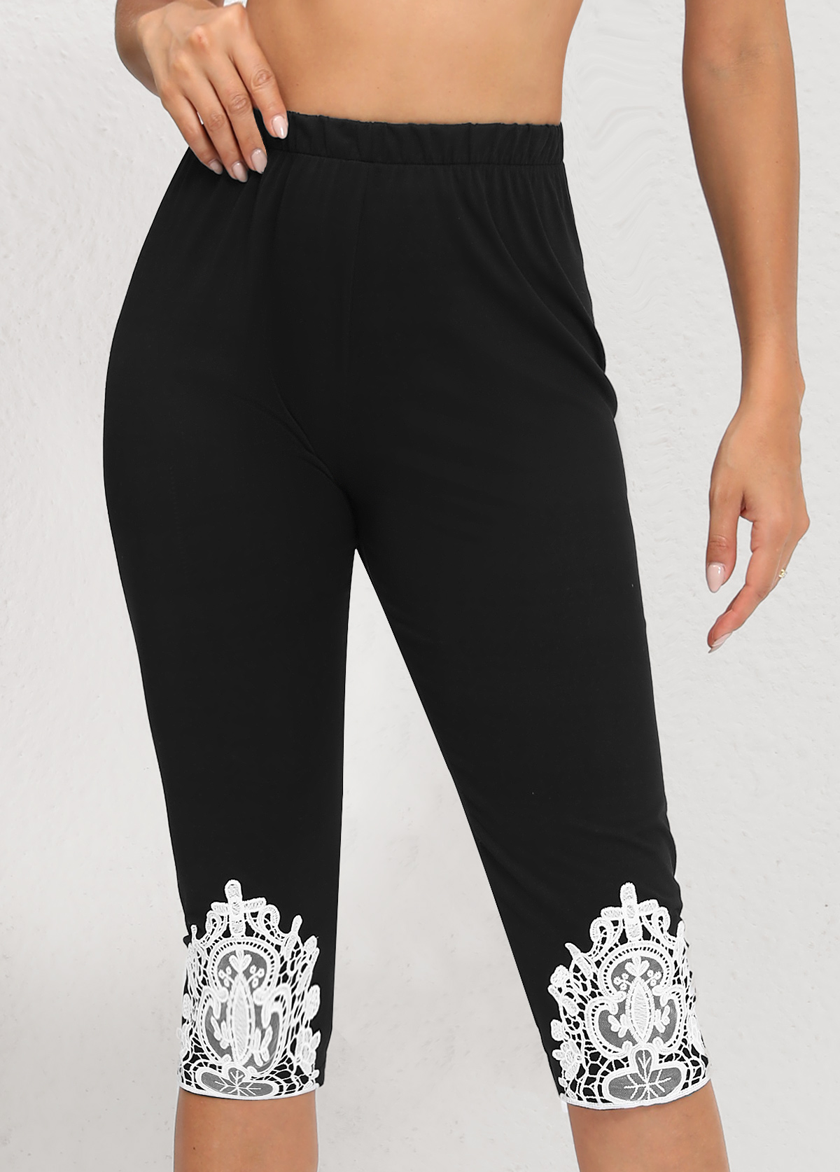 Tribal Print Black Elastic Waist High Waisted Capri Leggings