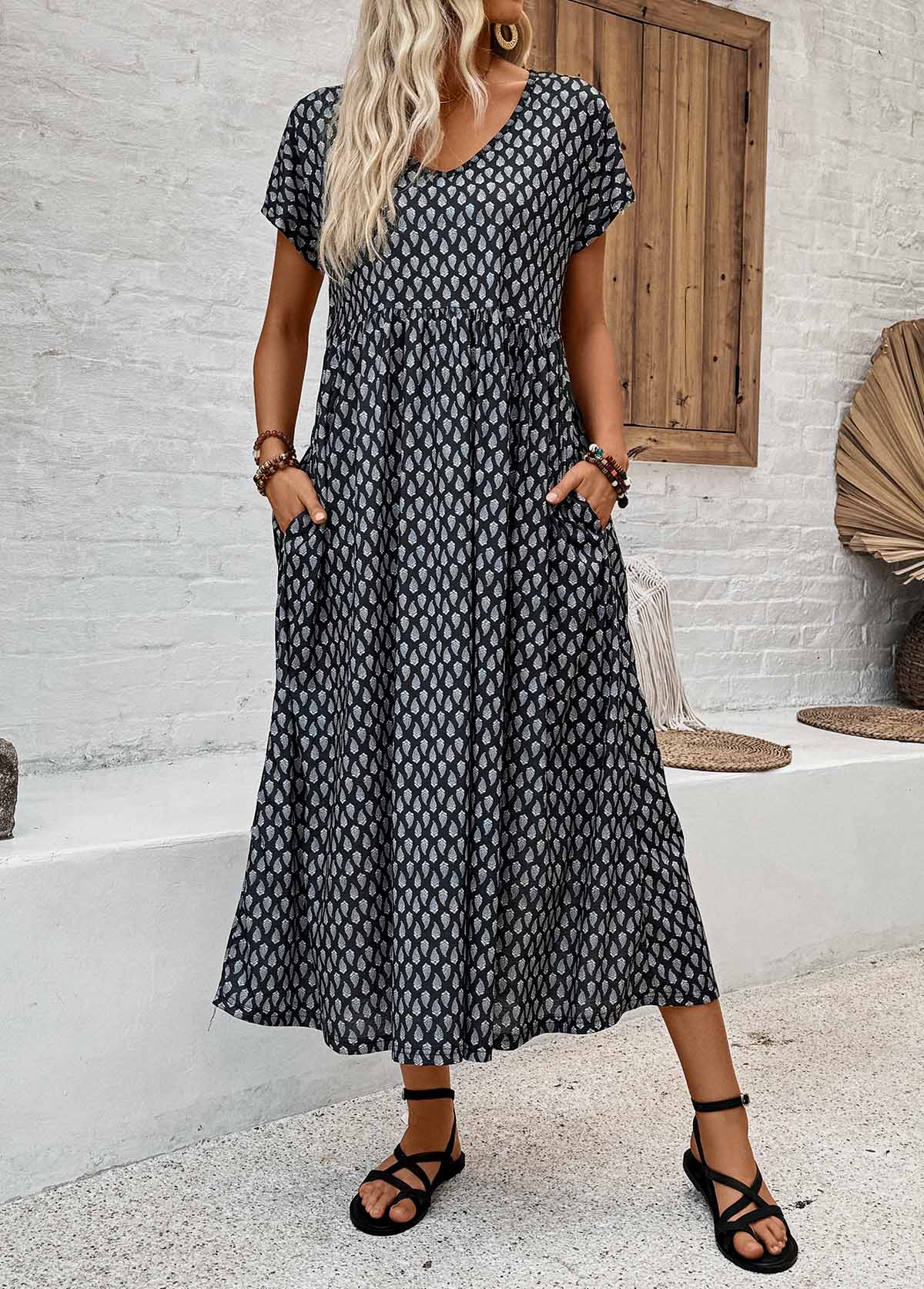 Geometric Print Pocket Black Short Sleeve V Neck Dress