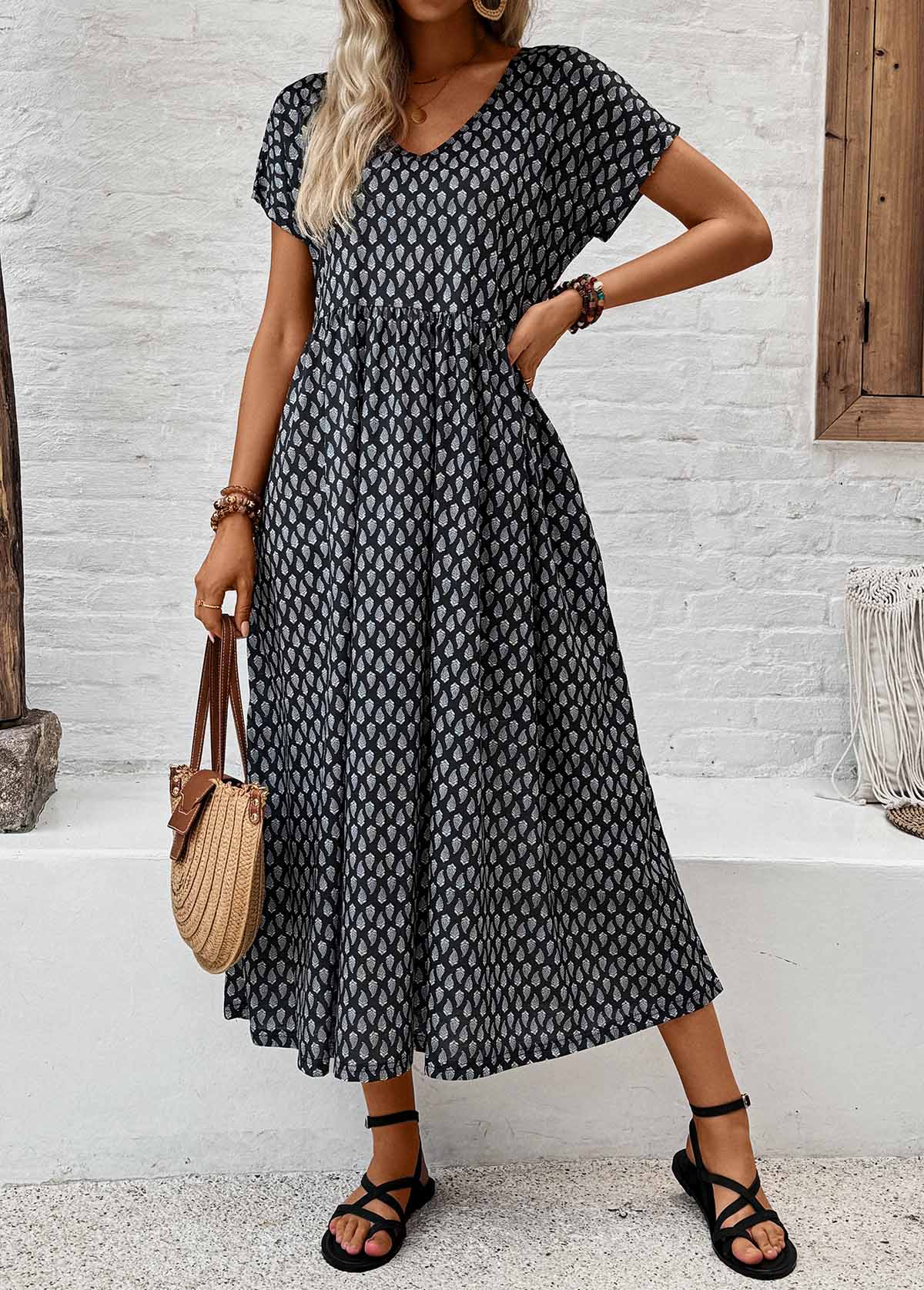 Geometric Print Pocket Black Short Sleeve V Neck Dress