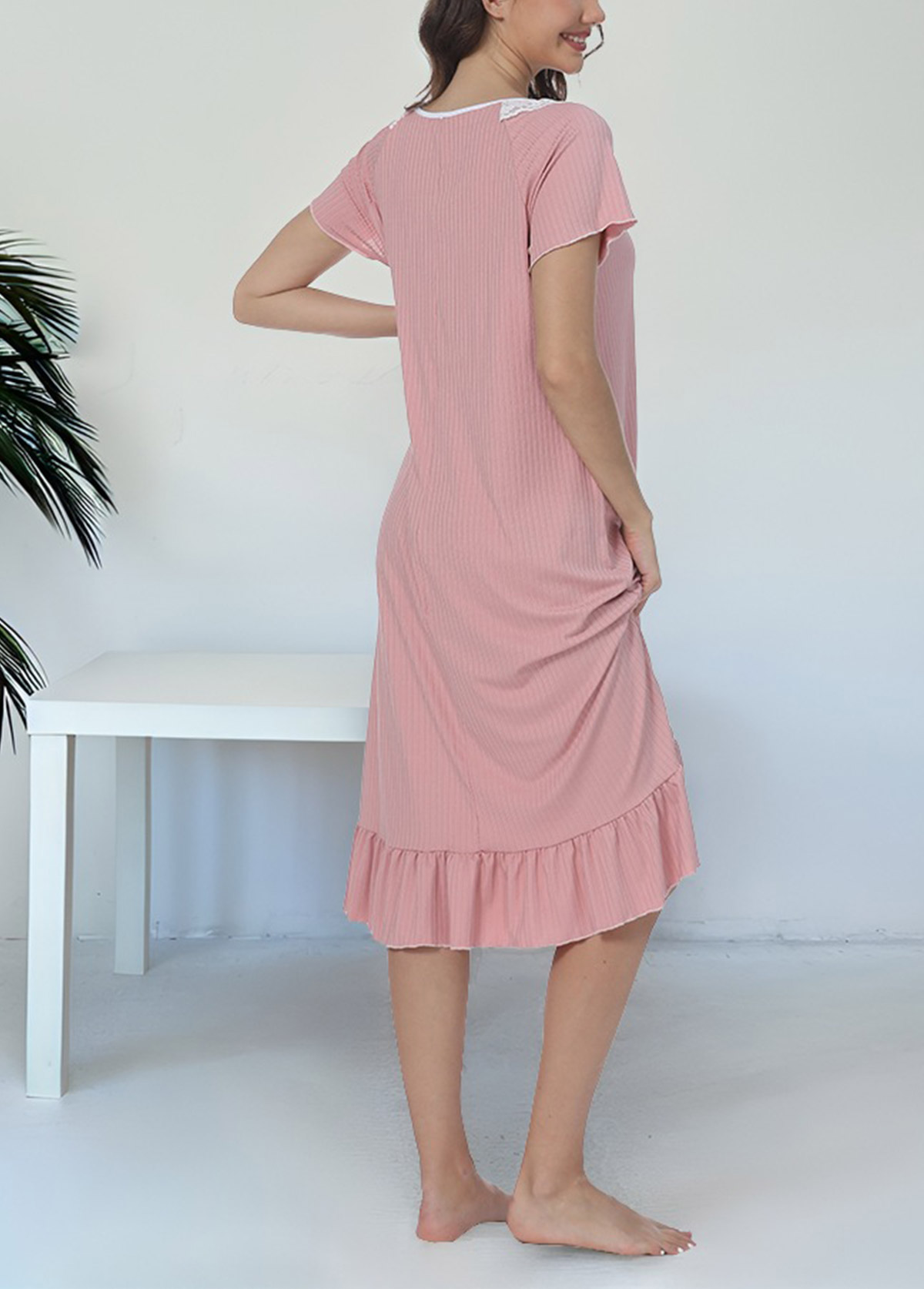 Light Pink Round Neck Short Sleeve Nightdress