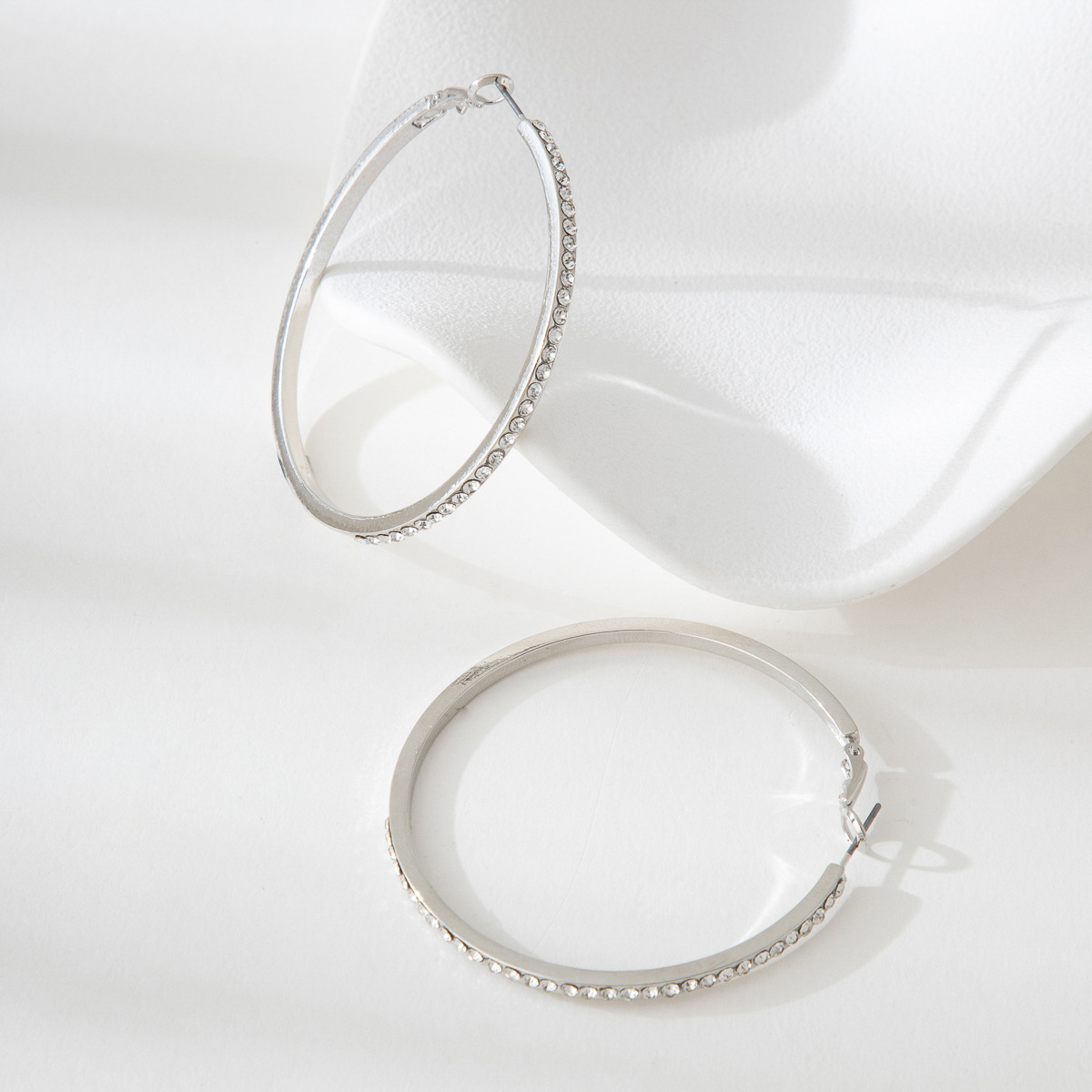 Silver Round Geometric Design Alloy Earrings