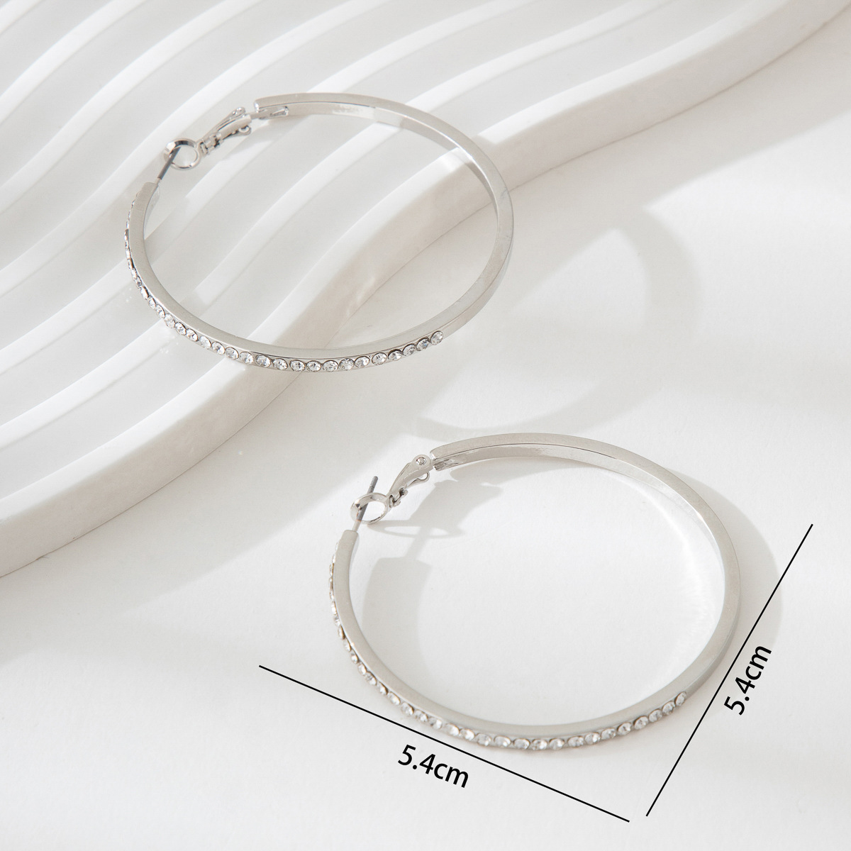 Silver Round Geometric Design Alloy Earrings