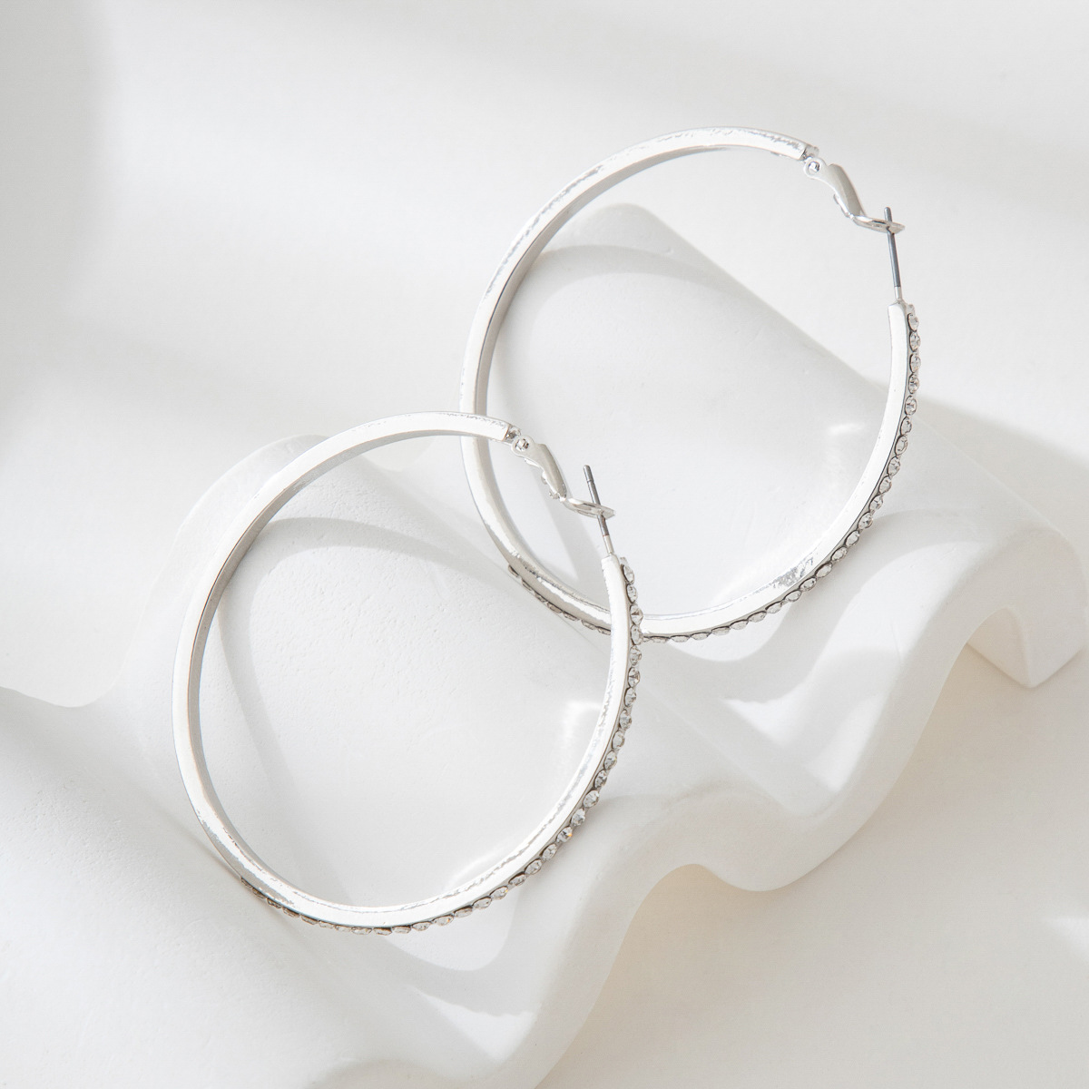 Silver Round Geometric Design Alloy Earrings