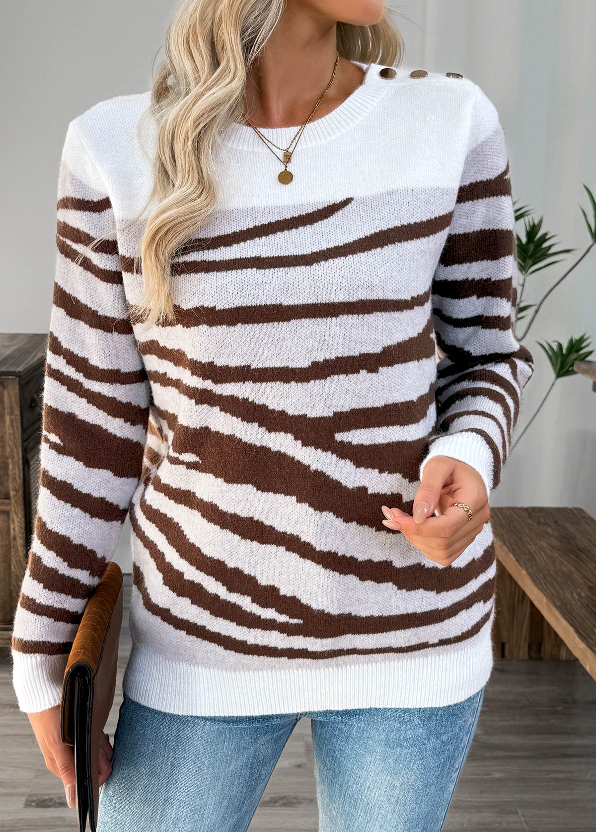 Button White Long Sleeve Round Neck Sweater
