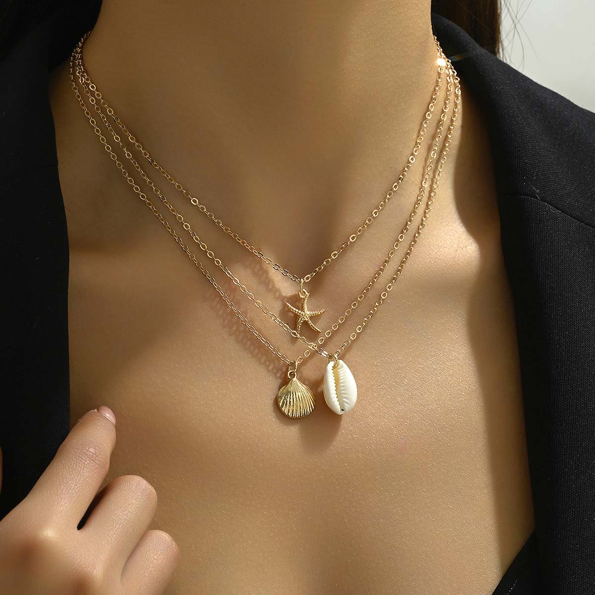 Golden Layered Shell Alloy Necklace Set