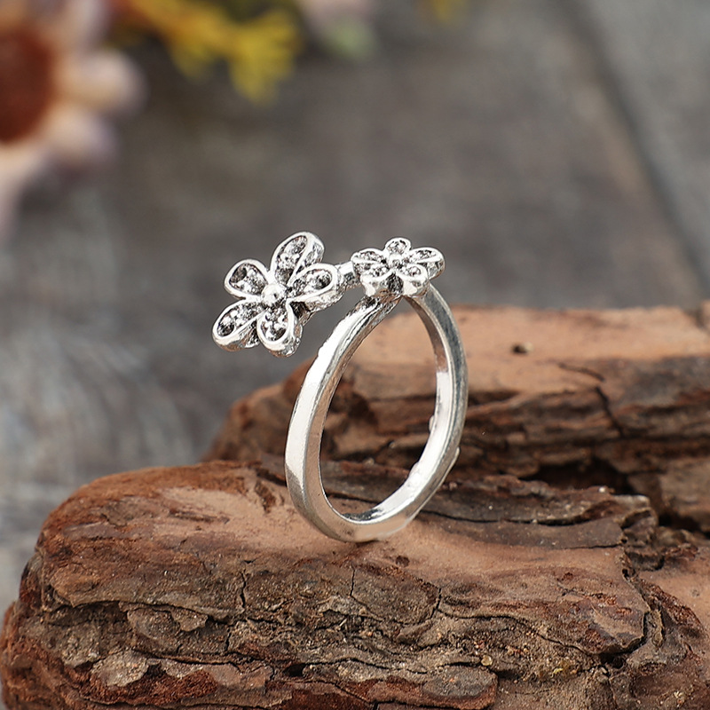 Silver Floral Design Adjustable Alloy Ring
