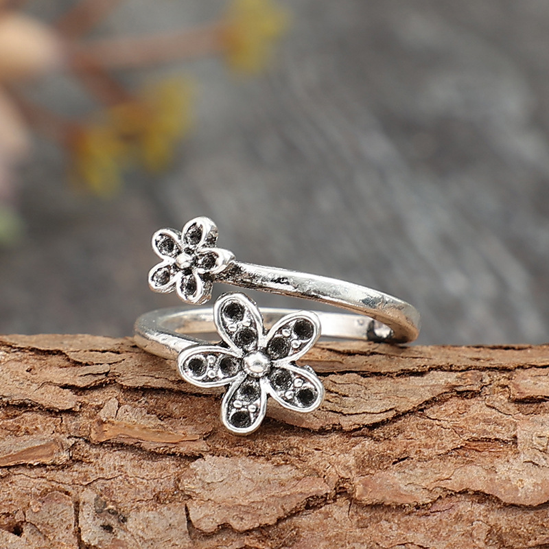 Silver Floral Design Adjustable Alloy Ring