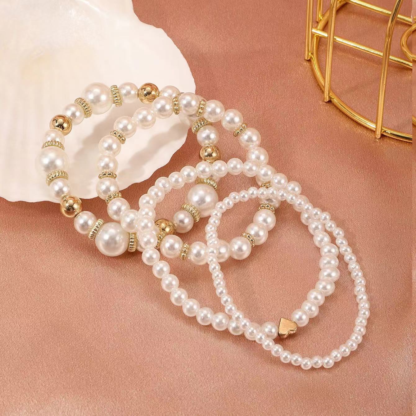 Golden Heart Design Round Pearl Bracelets