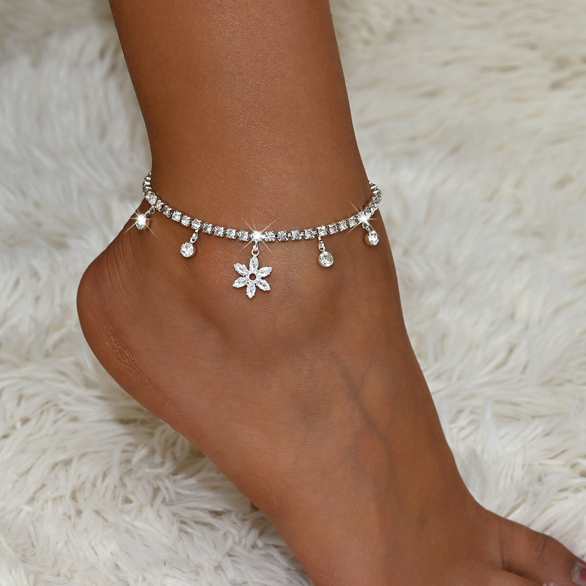 Silver Color Copper Detail Rhinestone Anklet