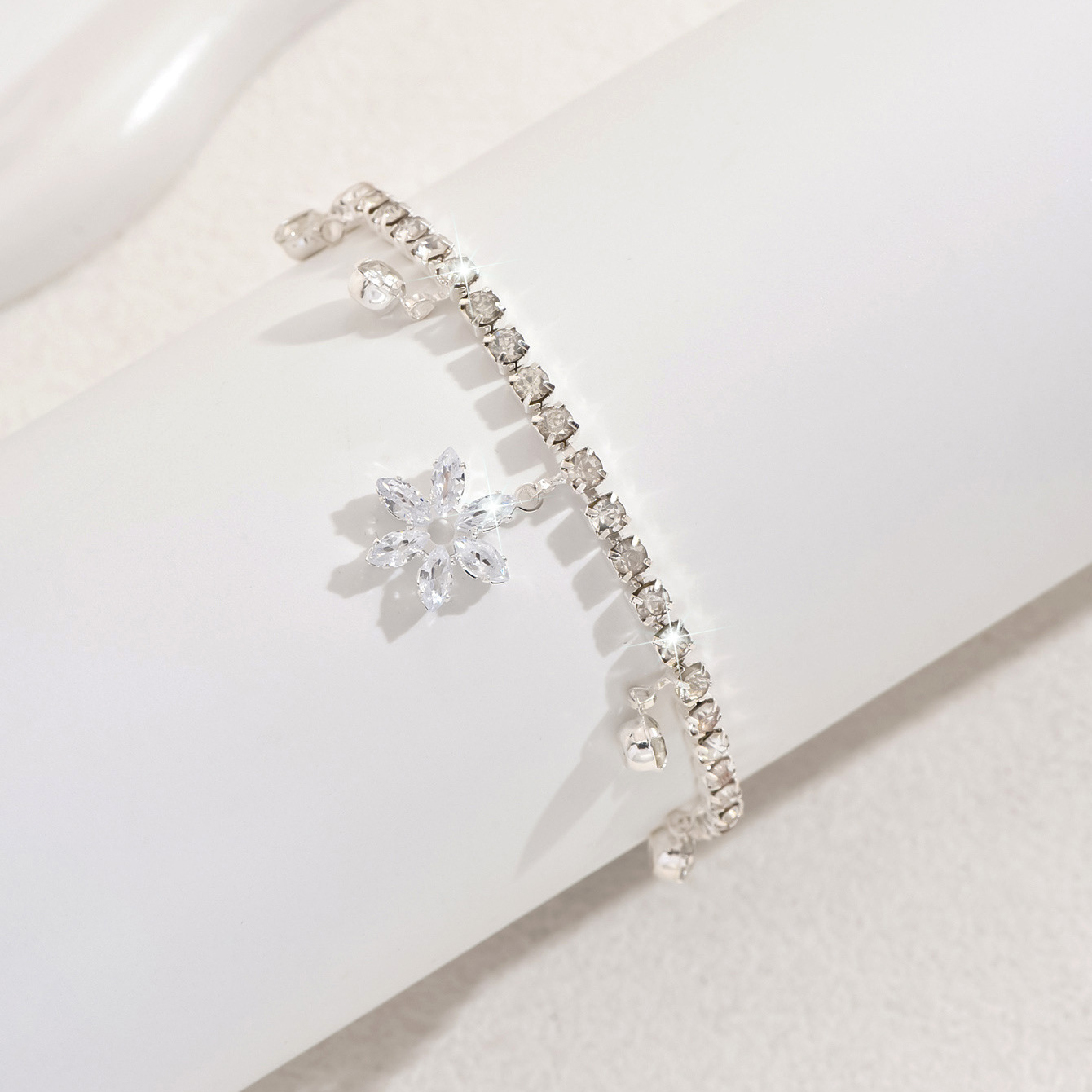 Silver Color Copper Detail Rhinestone Anklet