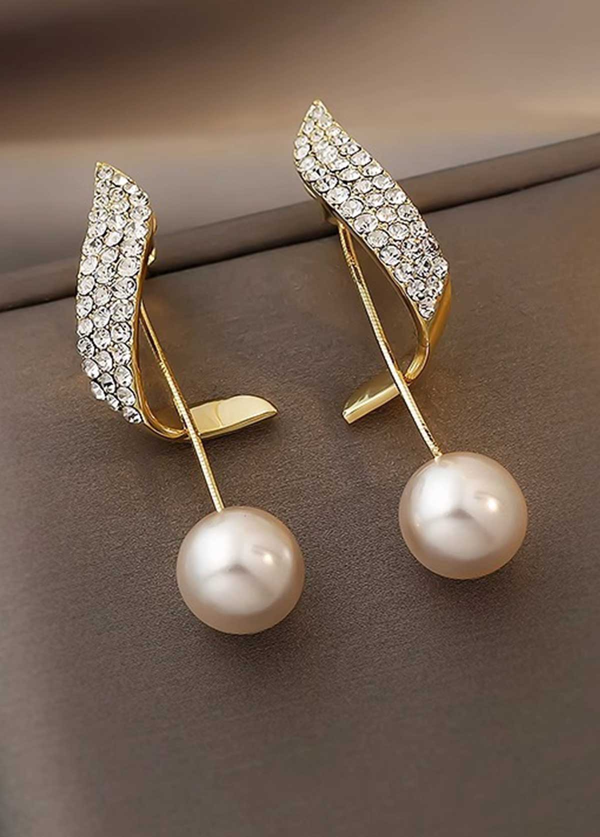 White Pearl Design Asymmetrical Alloy Earrings
